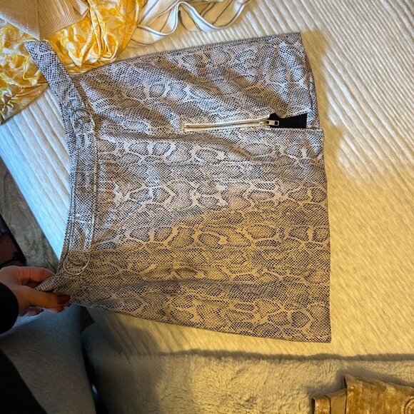 FREE PEOPLE SKIRTS + SHORT BUNDLE - Picture 6 of 16